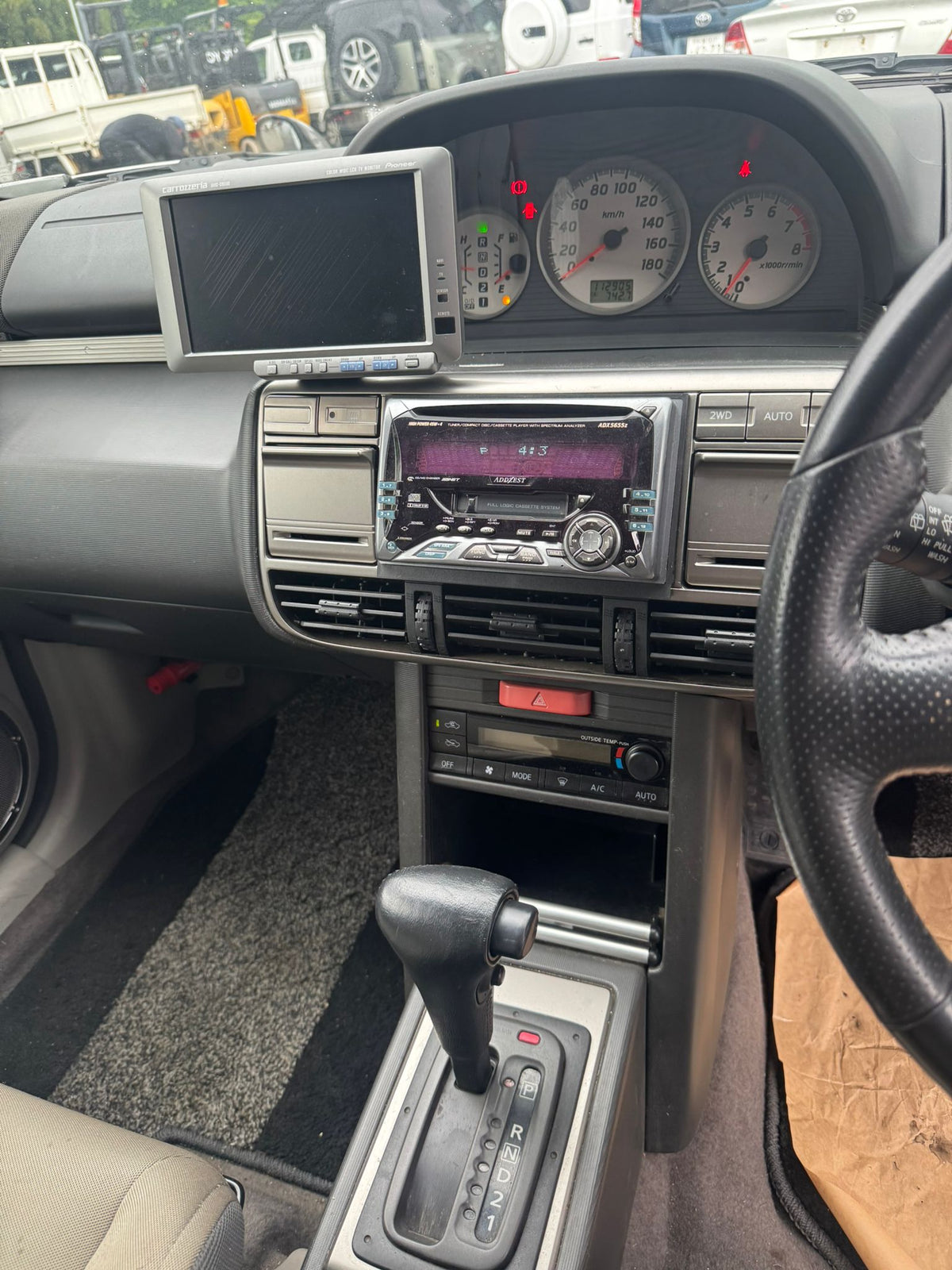 Silver 2001 Nissan X-Trail 4WD SUV, photo 9 of 13