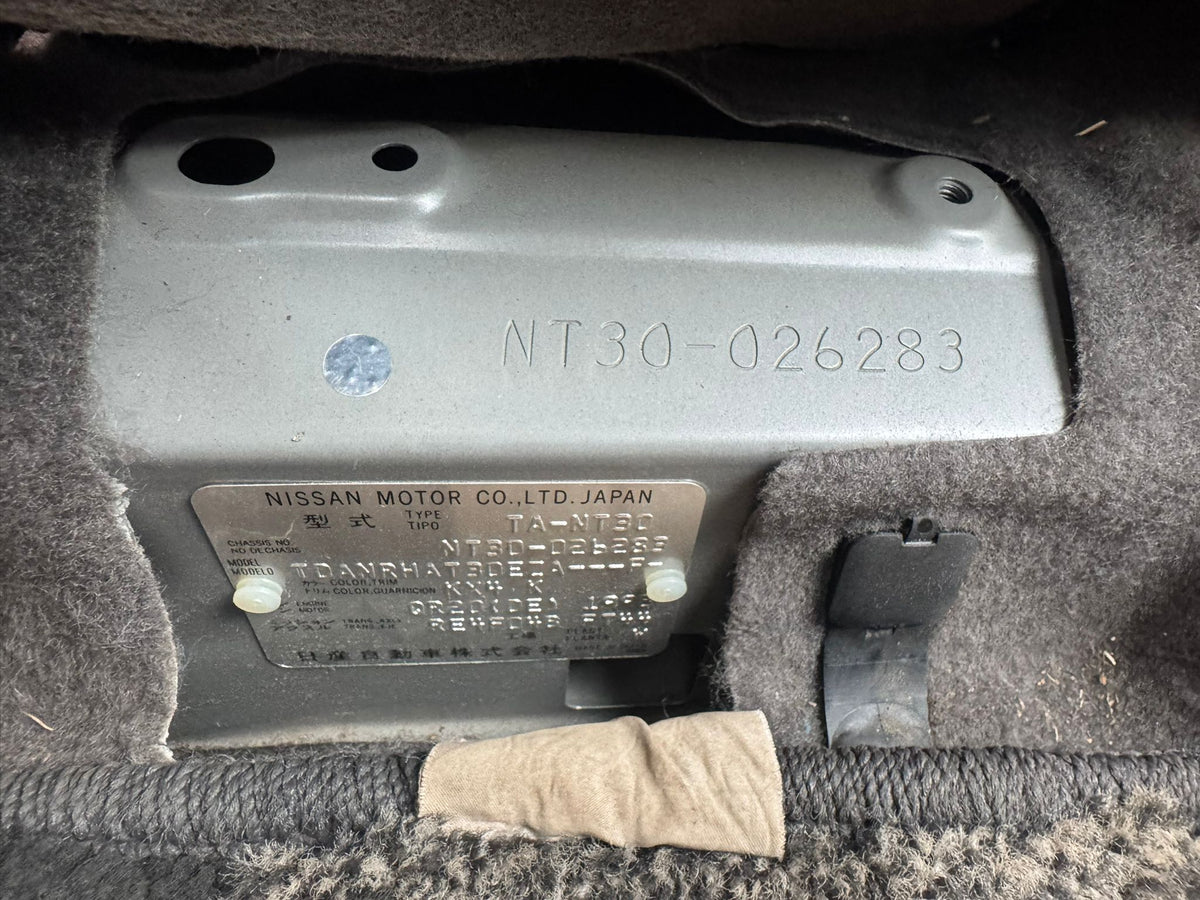 Silver 2001 Nissan X-Trail 4WD SUV, photo 11 of 13