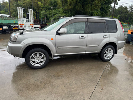 Champagne 2001 Nissan X-Trail 4WD SUV, photo 3 of 12