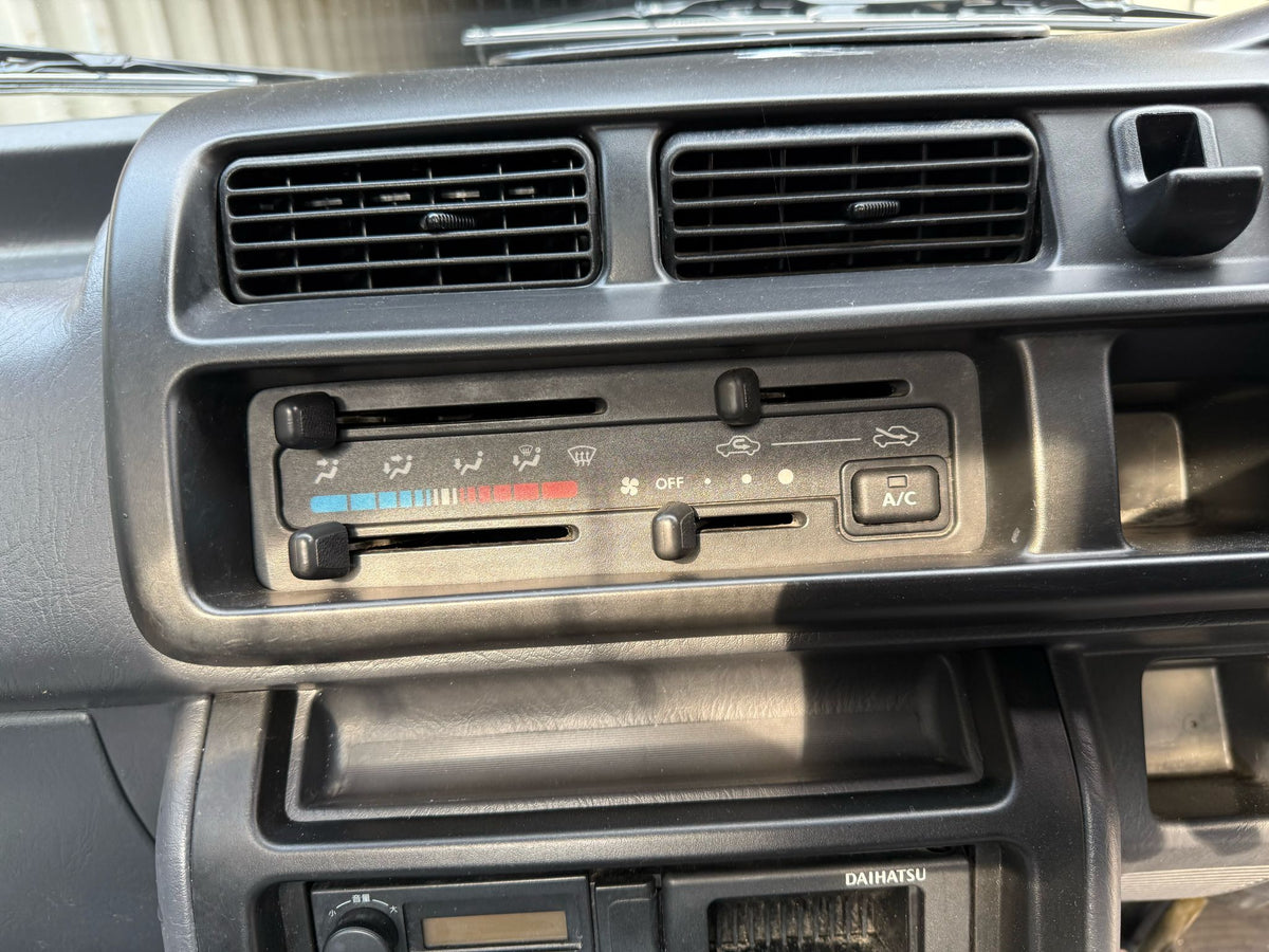White 1999 Daihatsu Hijet kei truck, photo 8 of 8