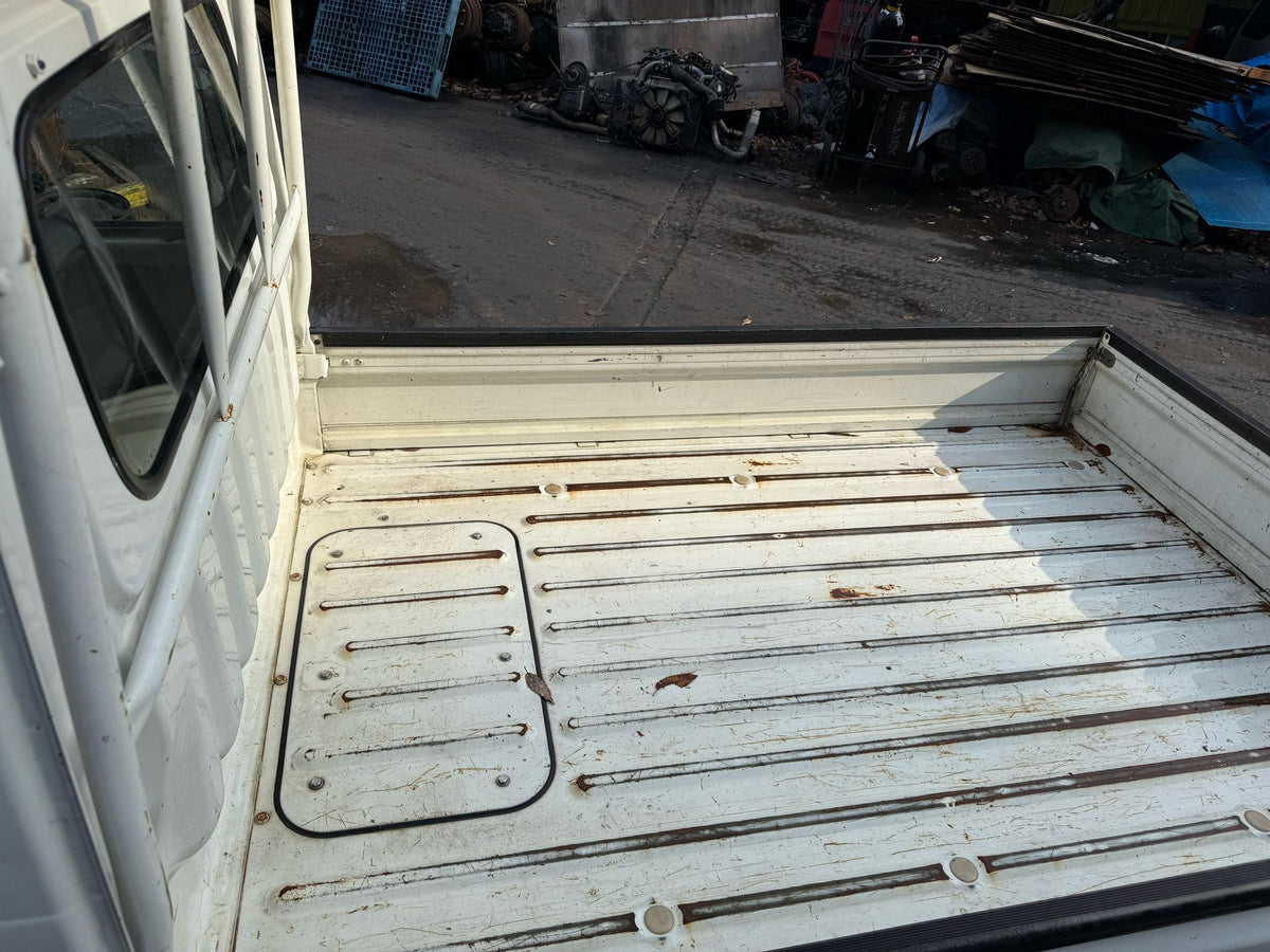 White 1999 Daihatsu Hijet kei truck, photo 5 of 8