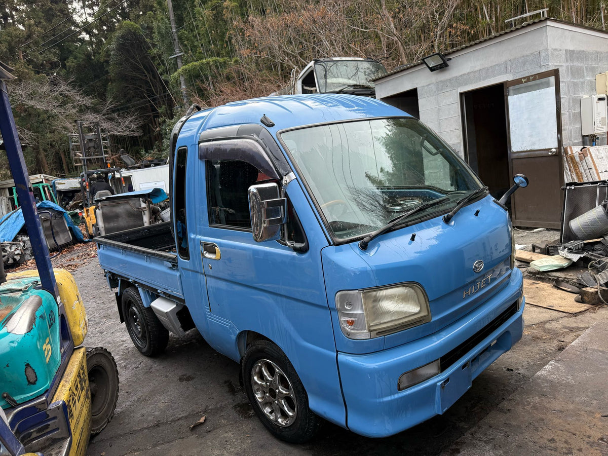 Blue 2000 Daihatsu Hijet 4x4 kei truck, photo 1 of 12