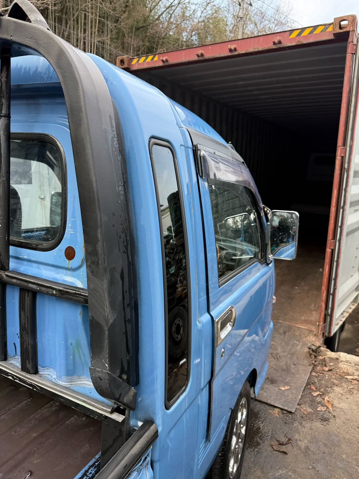 Blue 2000 Daihatsu Hijet 4x4 kei truck, photo 4 of 12