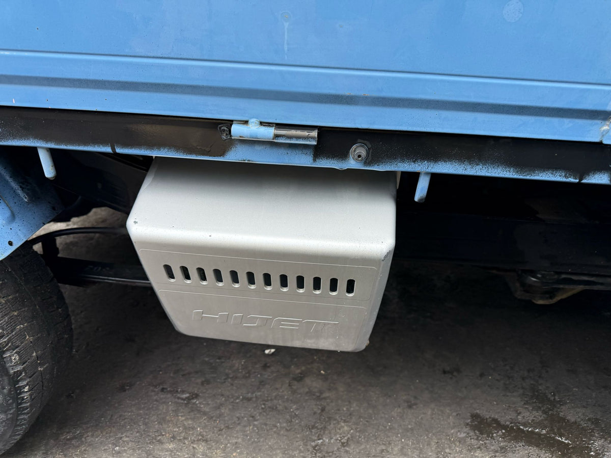 Blue 2000 Daihatsu Hijet 4x4 kei truck, photo 7 of 12