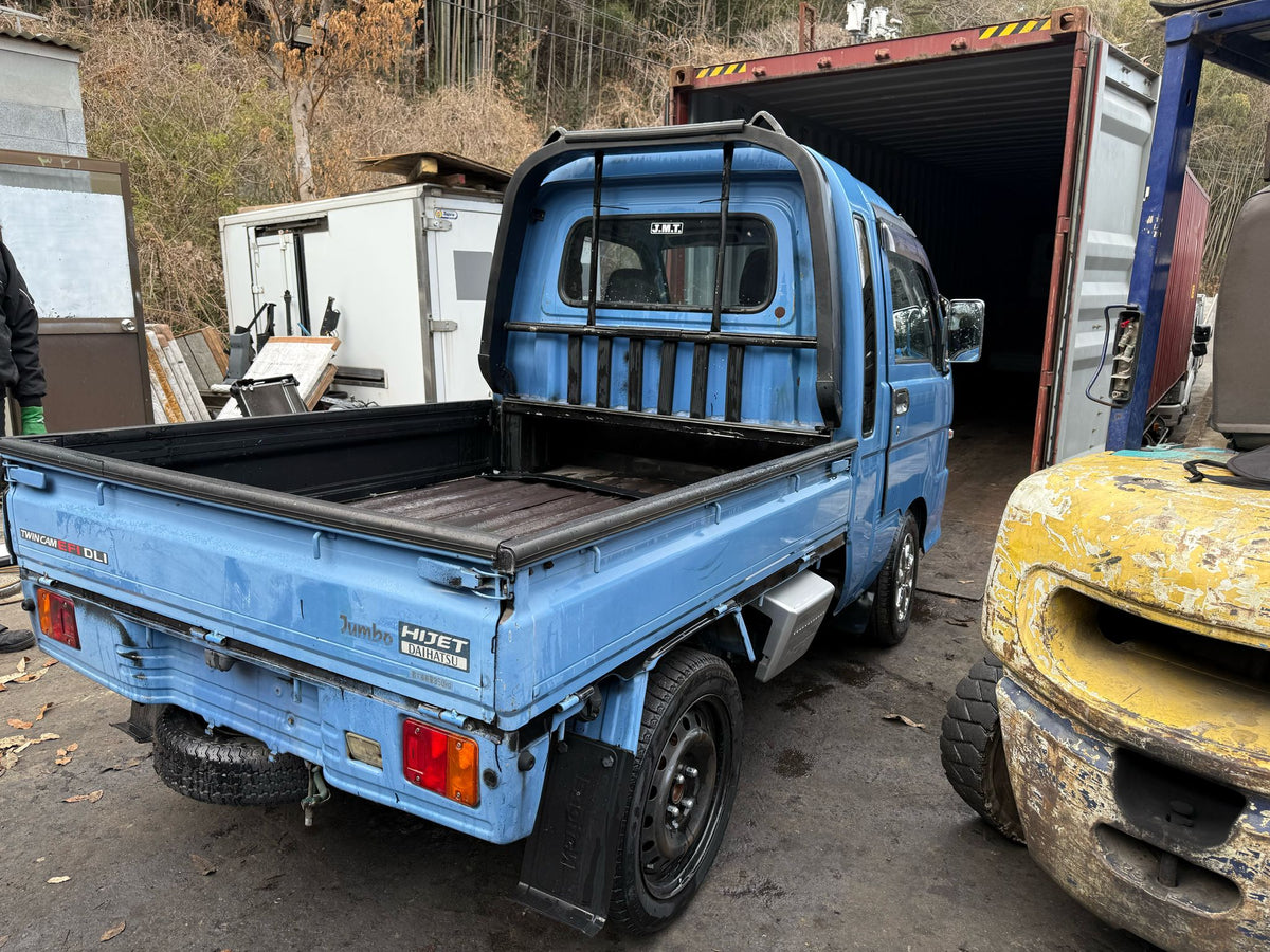 Blue 2000 Daihatsu Hijet 4x4 kei truck, photo 5 of 12