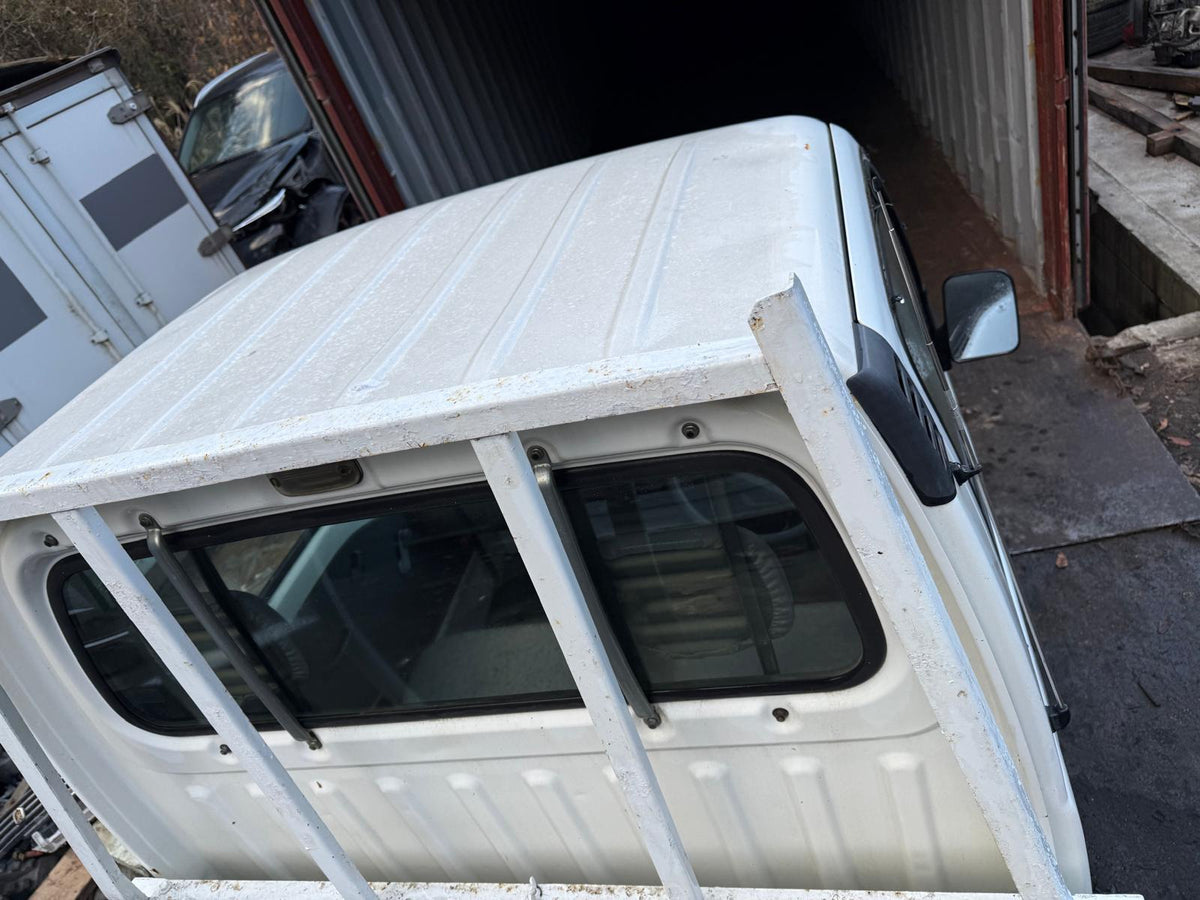 White 1998 Subaru Sambar 4x4 kei truck, photo 4 of 11
