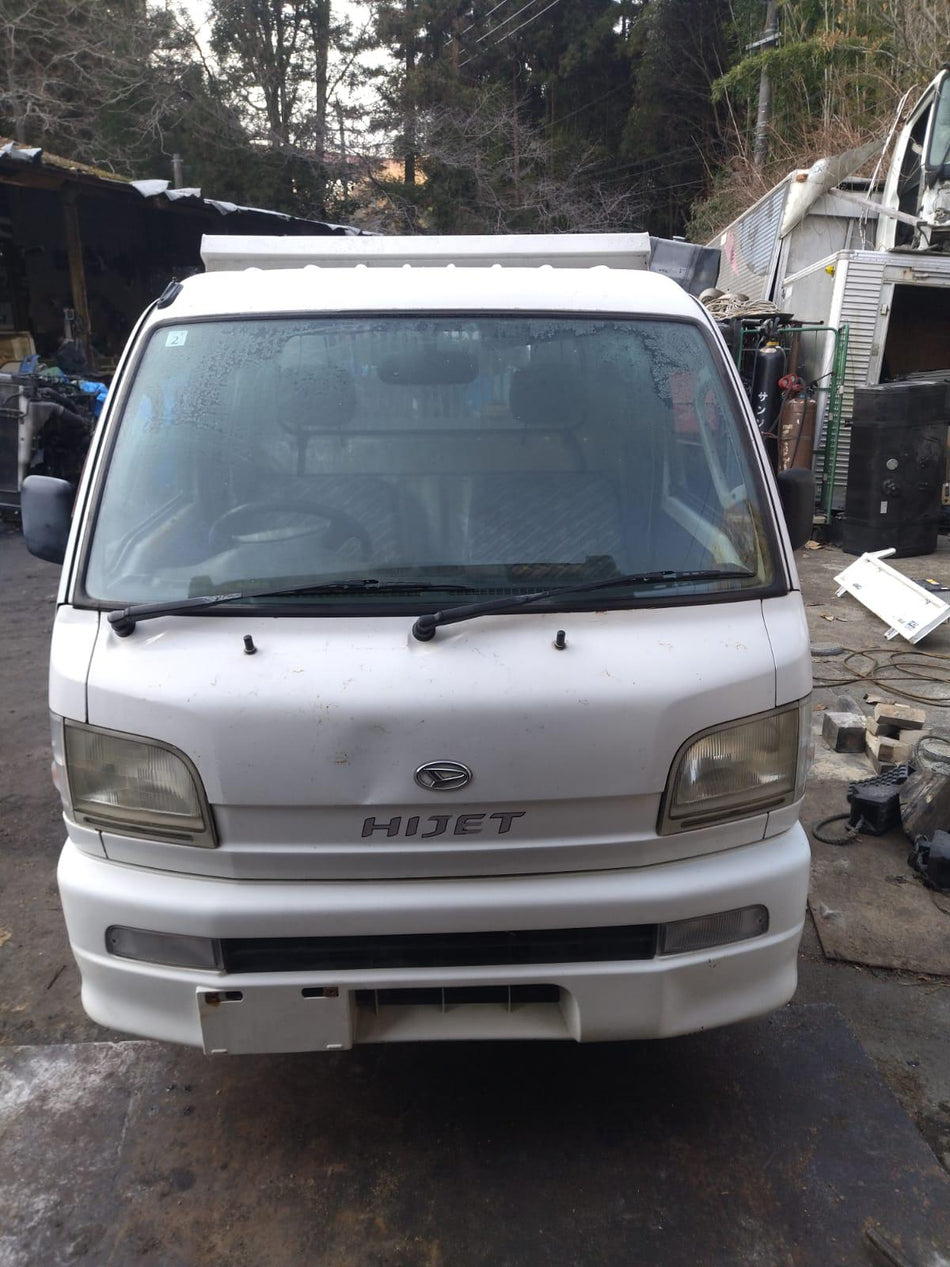 White 2000 Daihatsu Hijet kei truck, photo 1 of 4