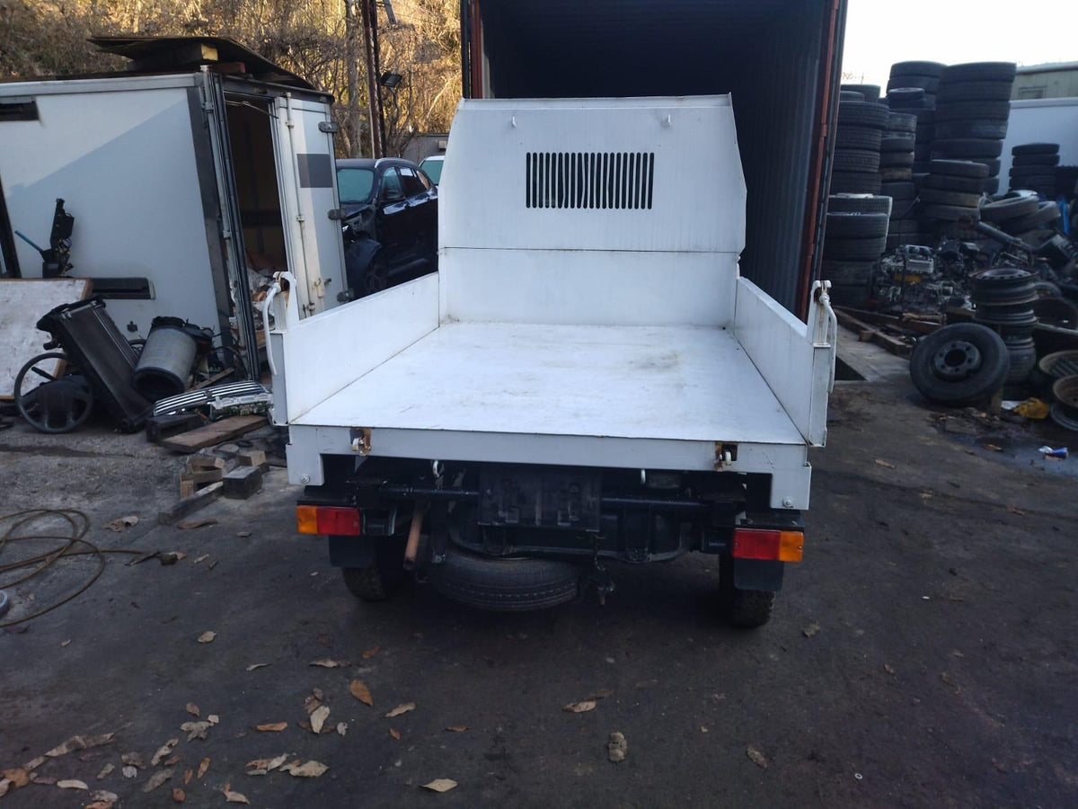 White 2000 Daihatsu Hijet kei truck, photo 3 of 4