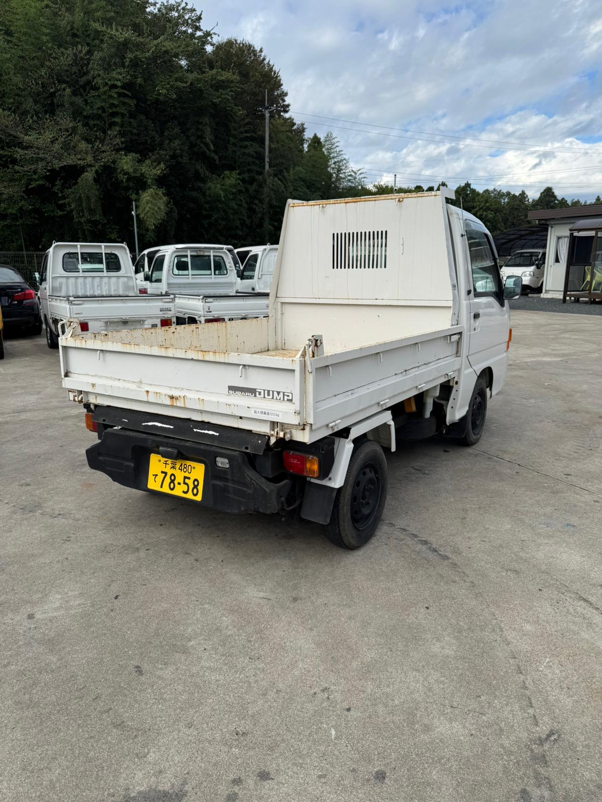 White 2000 Subaru Sambar 4x4 kei truck, photo 4 of 9