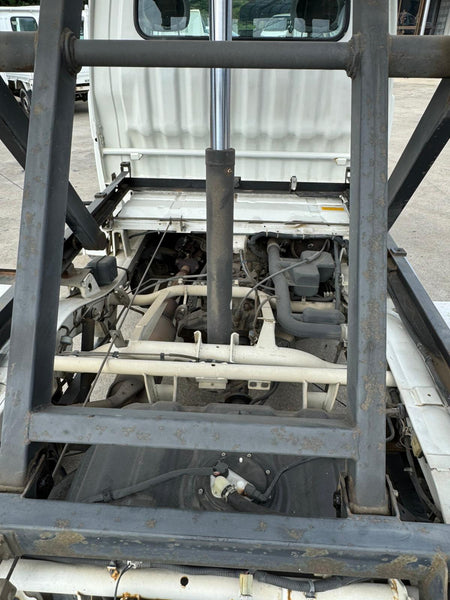 White 2001 Daihatsu Hijet Scissor-Lift Dump Truck 4x4, photo 7 of 10