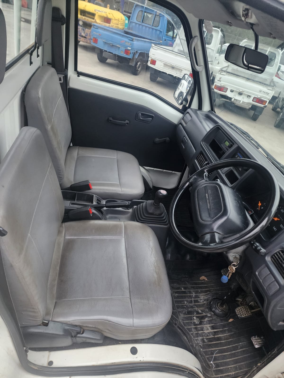 White 2001 Subaru Sambar 4x4 kei truck, photo 8 of 11