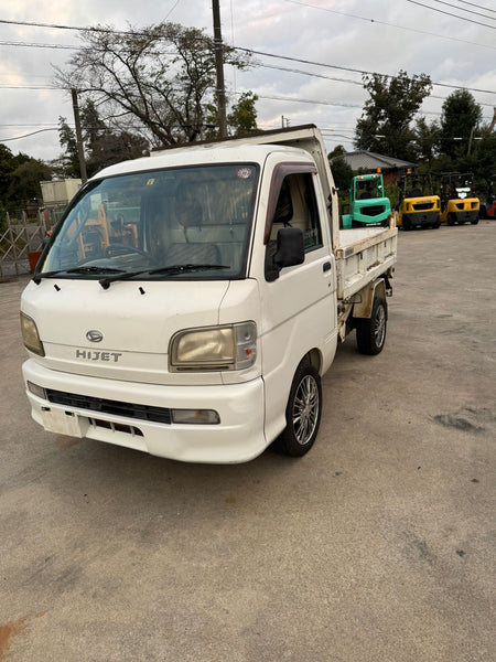 White 2001 Daihatsu Hijet 4x4 kei truck, photo 2 of 9