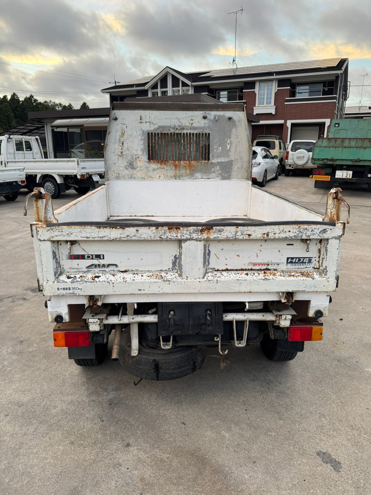 White 2001 Daihatsu Hijet 4x4 kei truck, photo 4 of 9