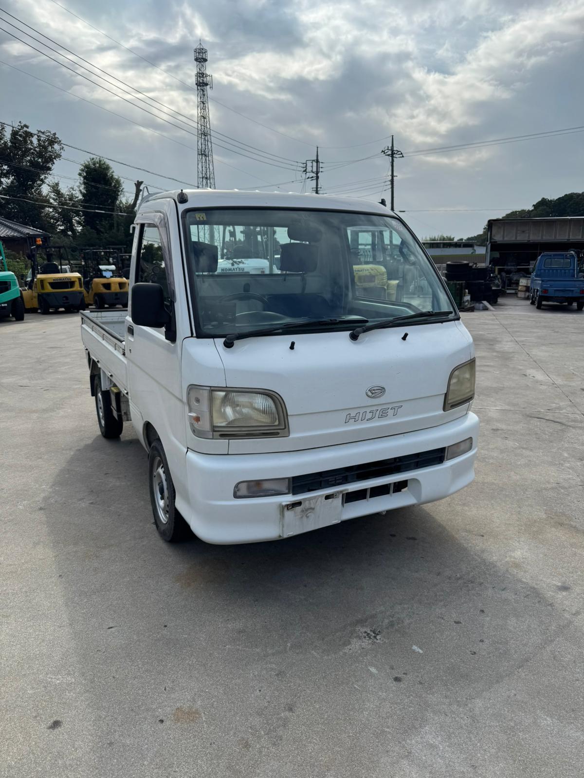 White 1999 Daihatsu Hijet 4x4 kei truck, photo 1 of 6
