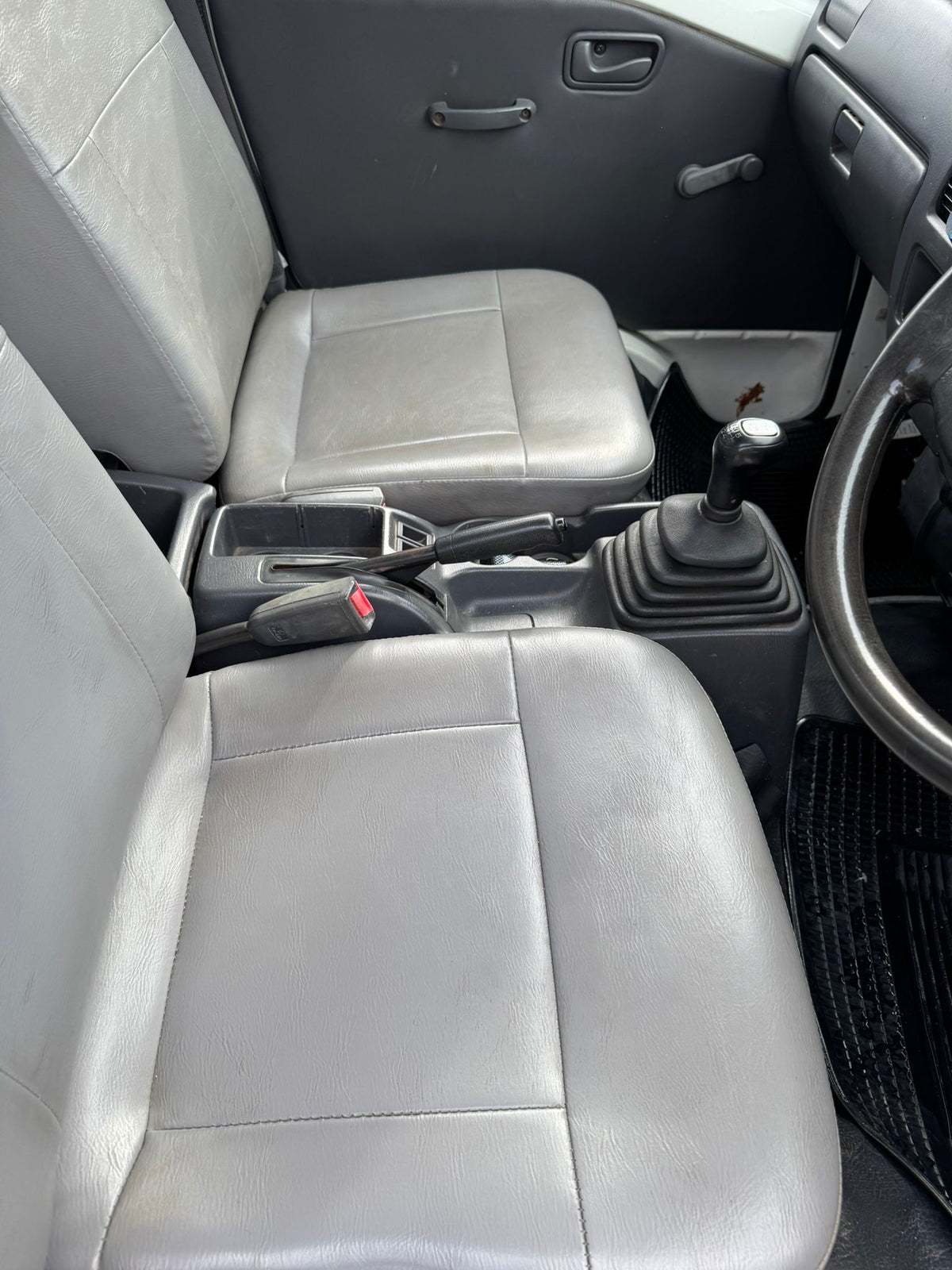 White 2000 Subaru Sambar 4x4 kei truck, photo 10 of 10