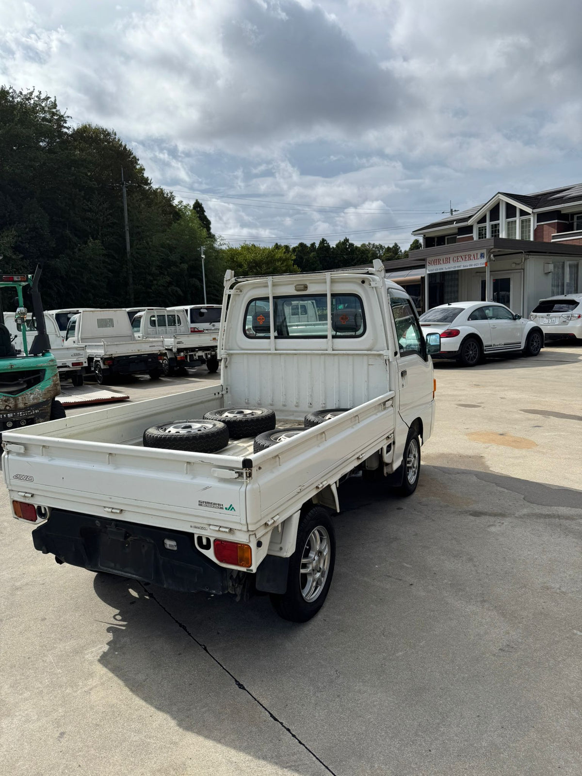 White 2000 Subaru Sambar 4x4 kei truck, photo 3 of 10