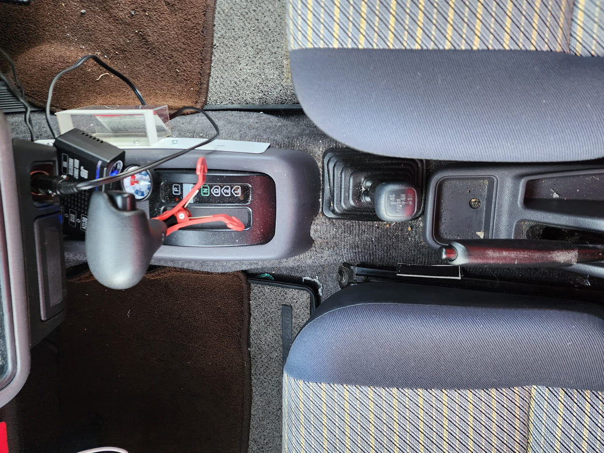 Black and red 1995 Mitsubishi Pajero SUV, photo 9 of 10