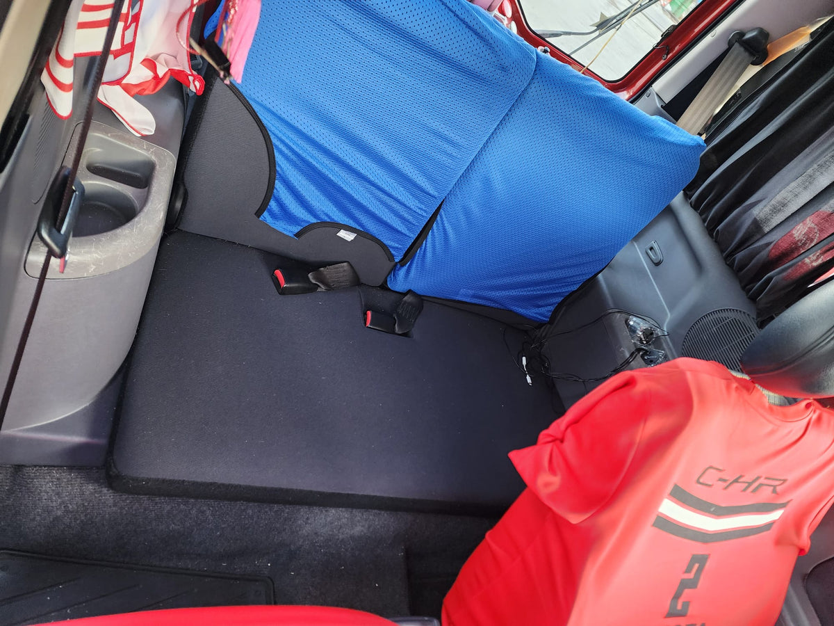 Black and red 1995 Mitsubishi Pajero SUV, photo 10 of 10