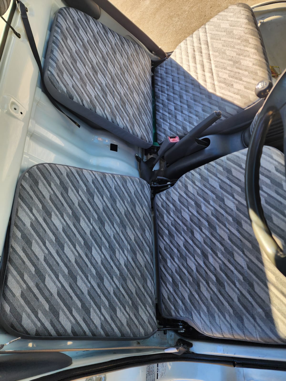White 2001 Daihatsu Hijet 4x4 kei truck, photo 8 of 10