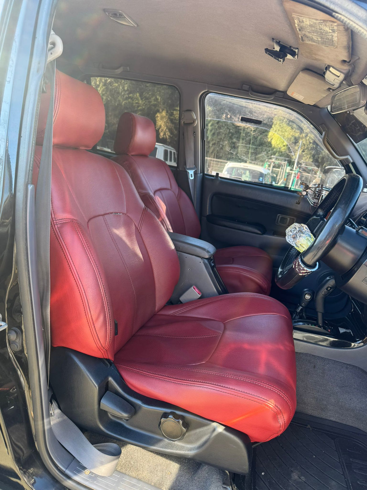 Black 1996 Toyota Hilux Surf 4WD SUV, photo 14 of 19