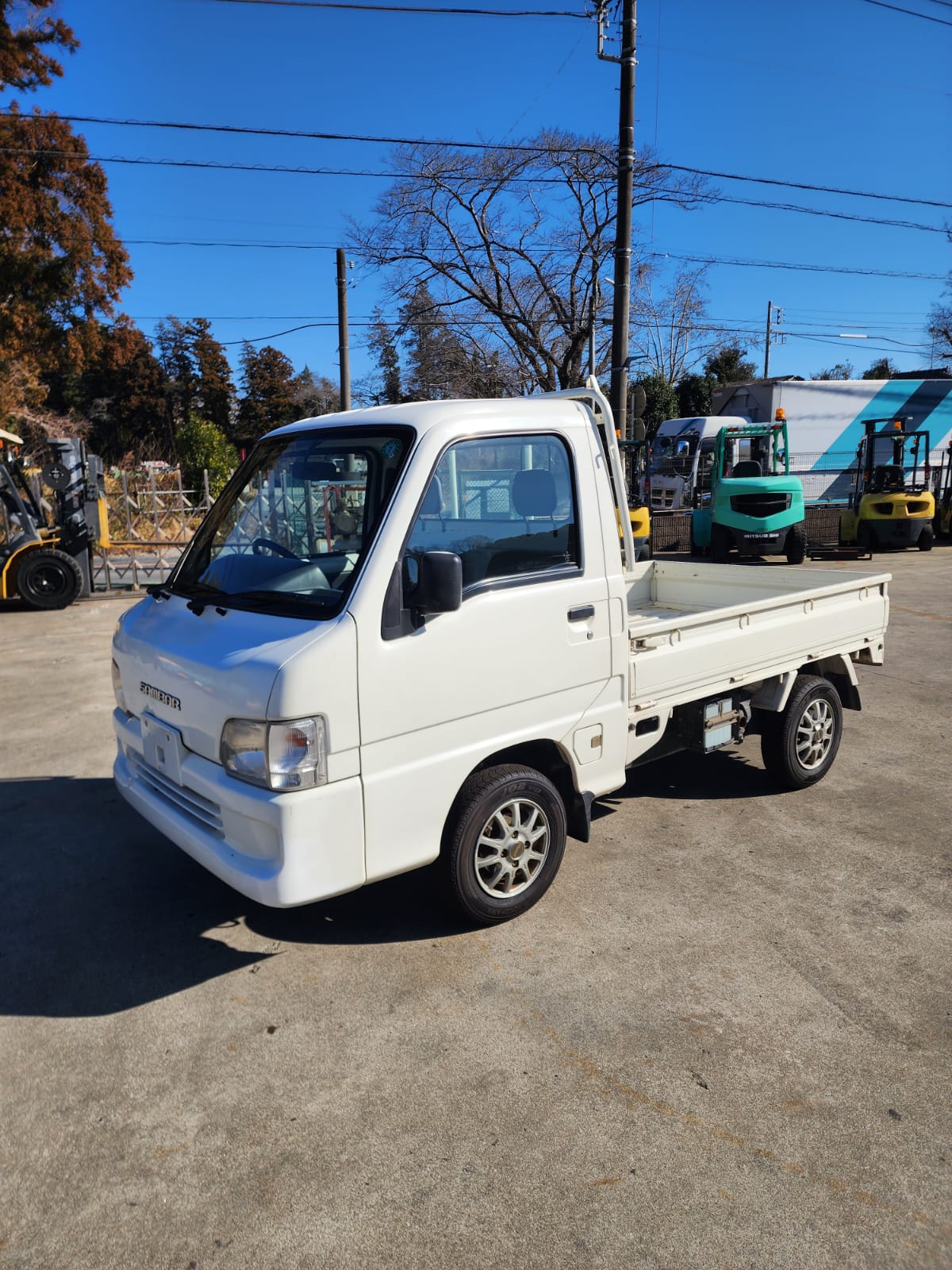 White 2001 Subaru Sambar 4x4 kei truck, photo 2 of 12