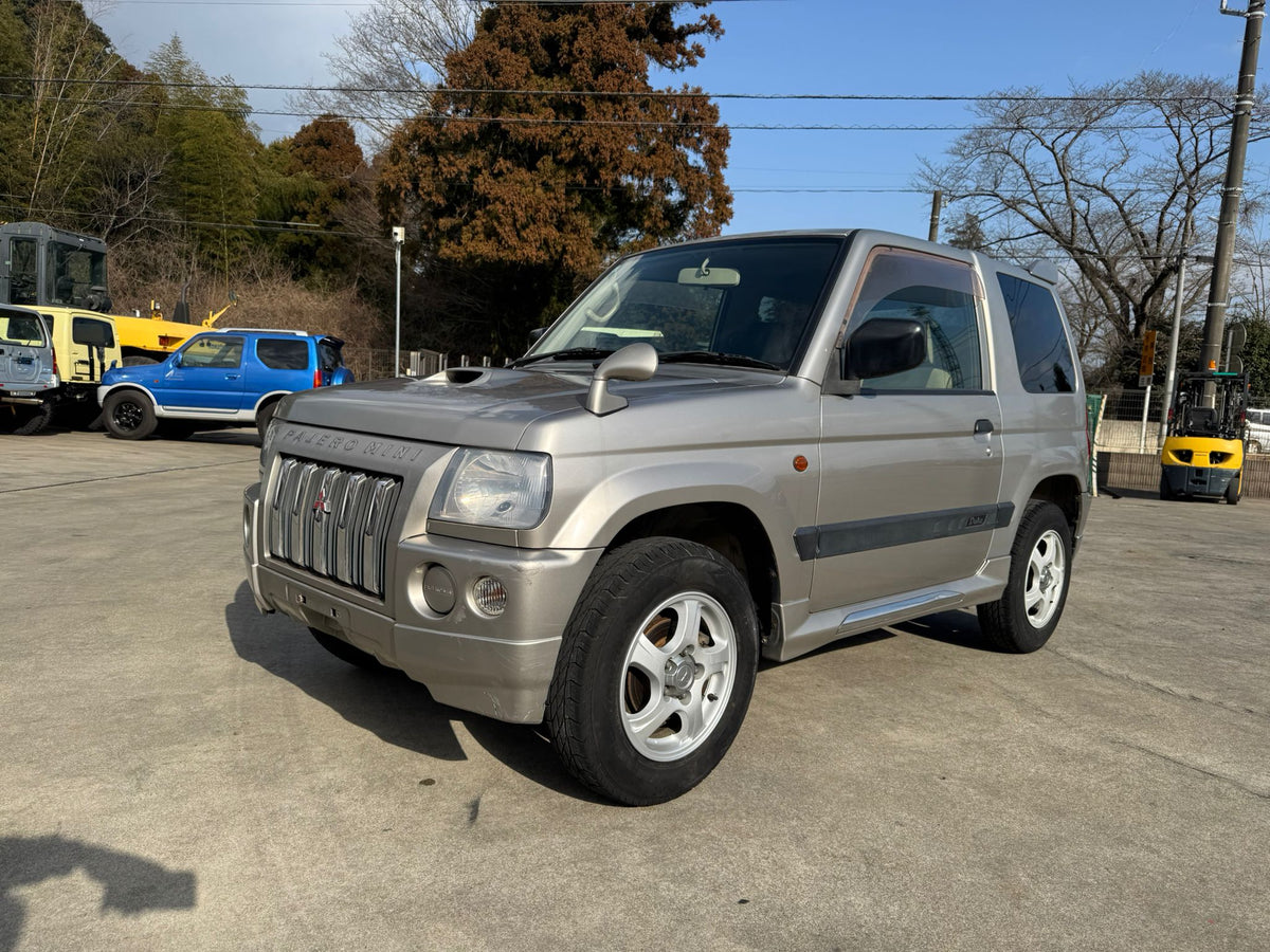 Silver 1999 Mitsubishi Pajero Mini 4x4 kei SUV, photo 3 of 11