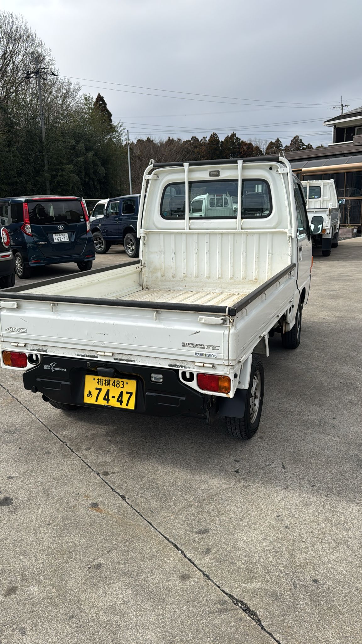 White 2000 Subaru Sambar 4x4 kei truck, photo 4 of 9