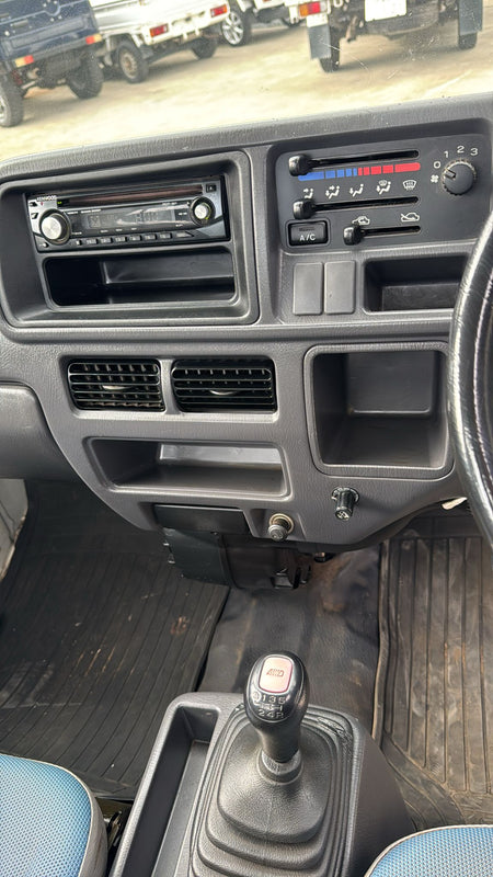 White 2000 Subaru Sambar 4x4 kei truck, photo 7 of 9