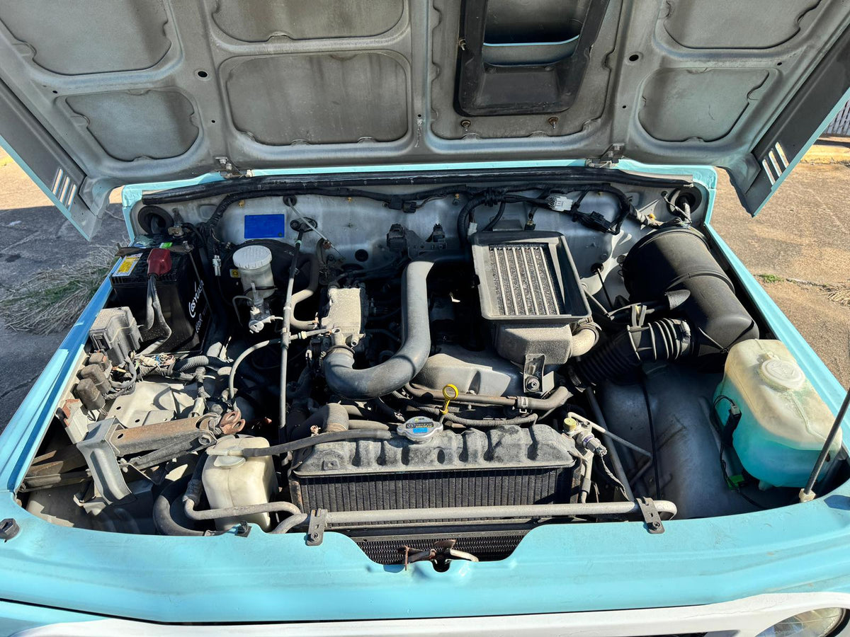 Blue/White 1996 Suzuki Jimny kei SUV, photo 15 of 15