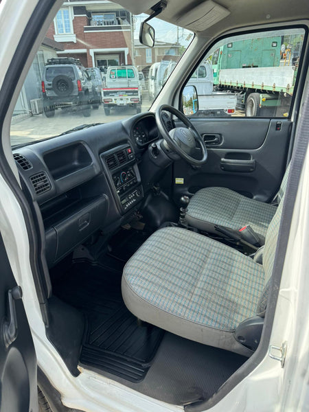 White 2001 Honda Acty 4x4 kei truck, photo 8 of 9