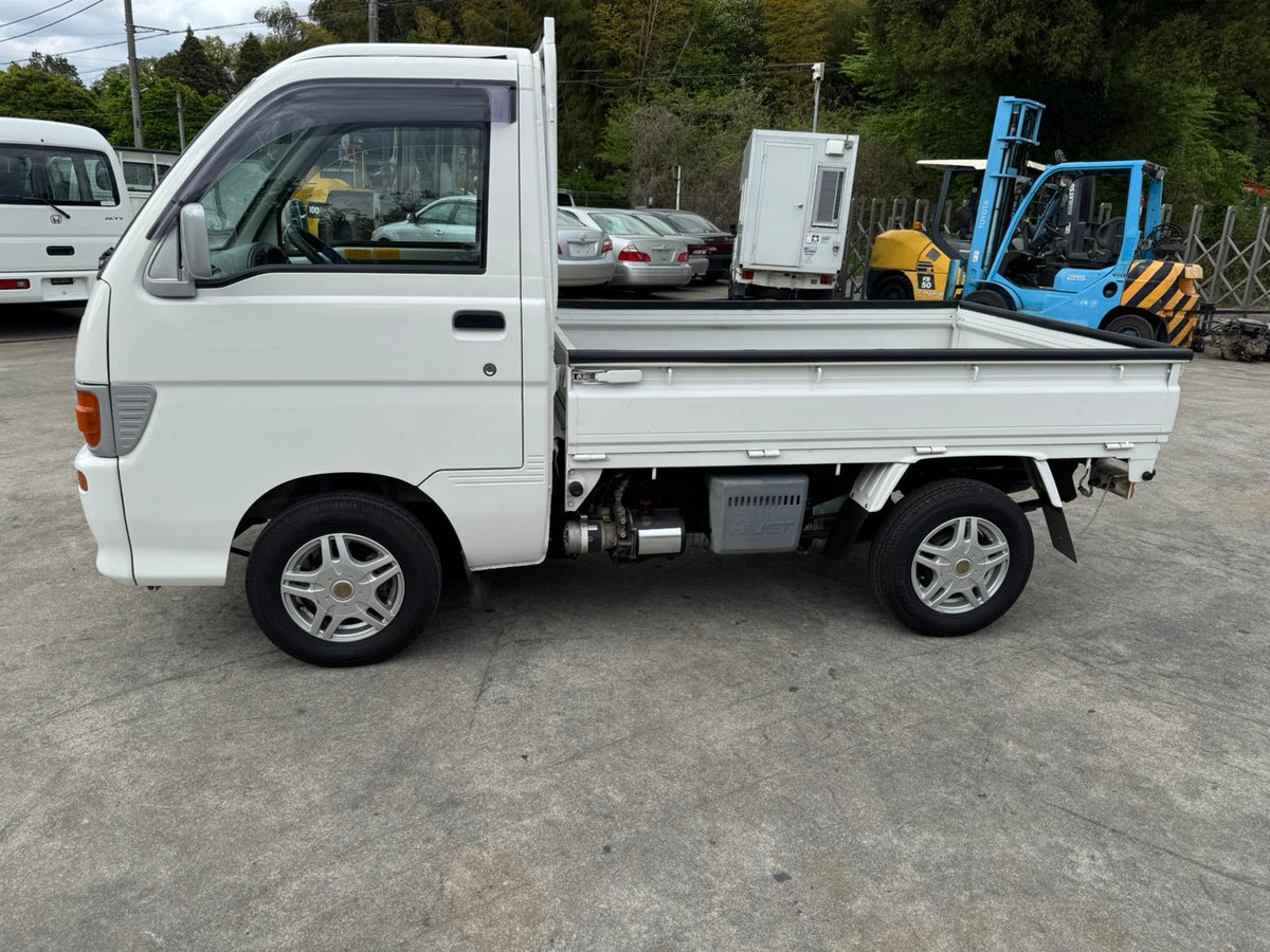 White 1998 Daihatsu Hijet Dump Truck 4x4, photo 6 of 12