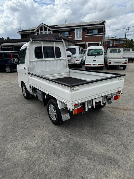 White 1998 Daihatsu Hijet Dump Truck 4x4, photo 5 of 12