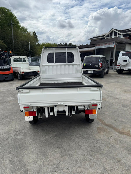 White 1998 Daihatsu Hijet Dump Truck 4x4, photo 4 of 12