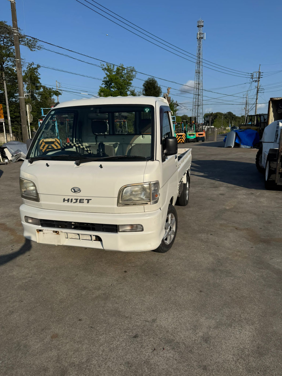 White 2000 Daihatsu Hijet 4x4 kei truck, photo 2 of 11