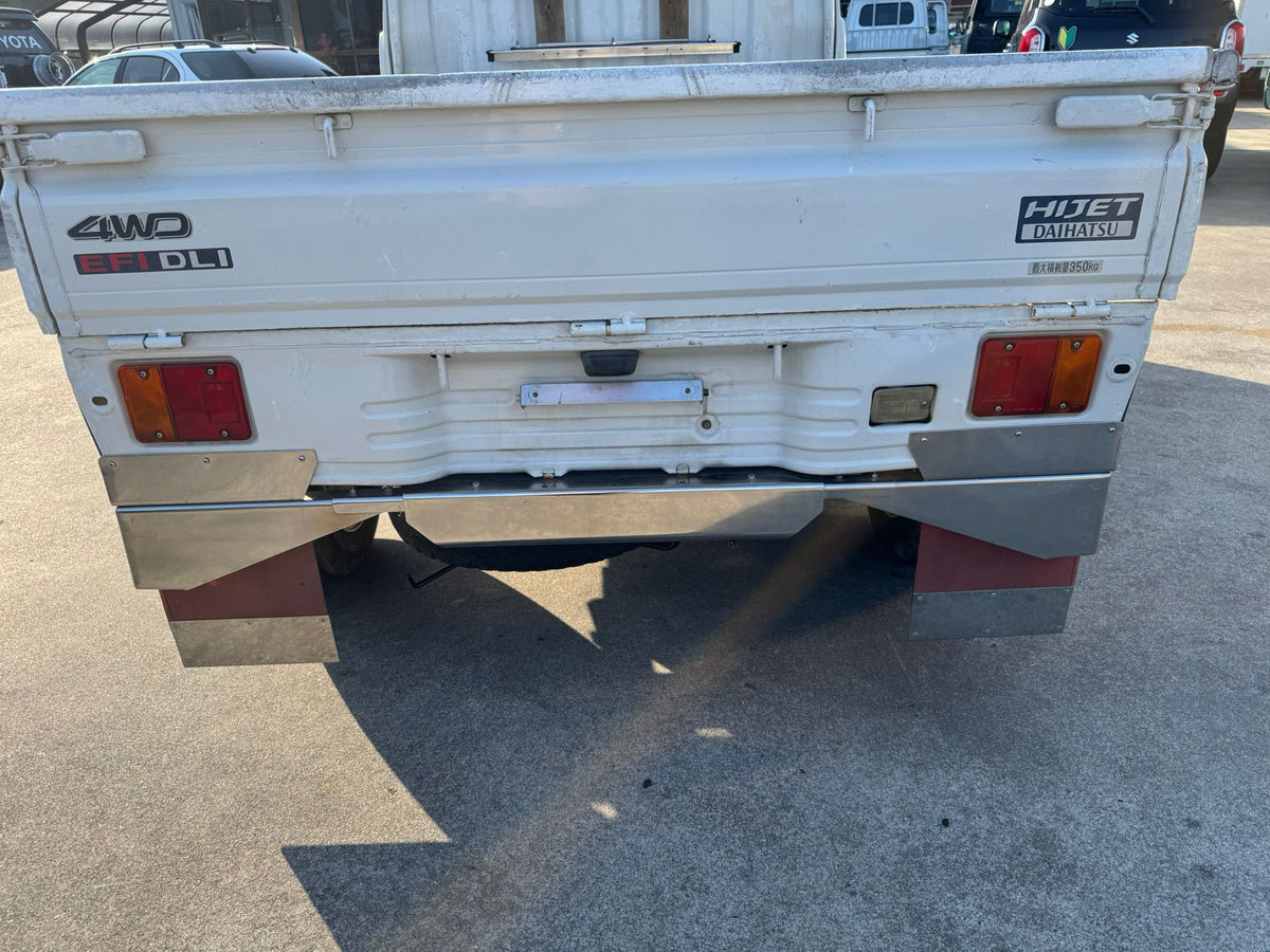 White 2000 Daihatsu Hijet 4x4 kei truck, photo 4 of 11