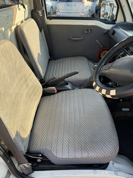 White 2000 Daihatsu Hijet 4x4 kei truck, photo 6 of 11