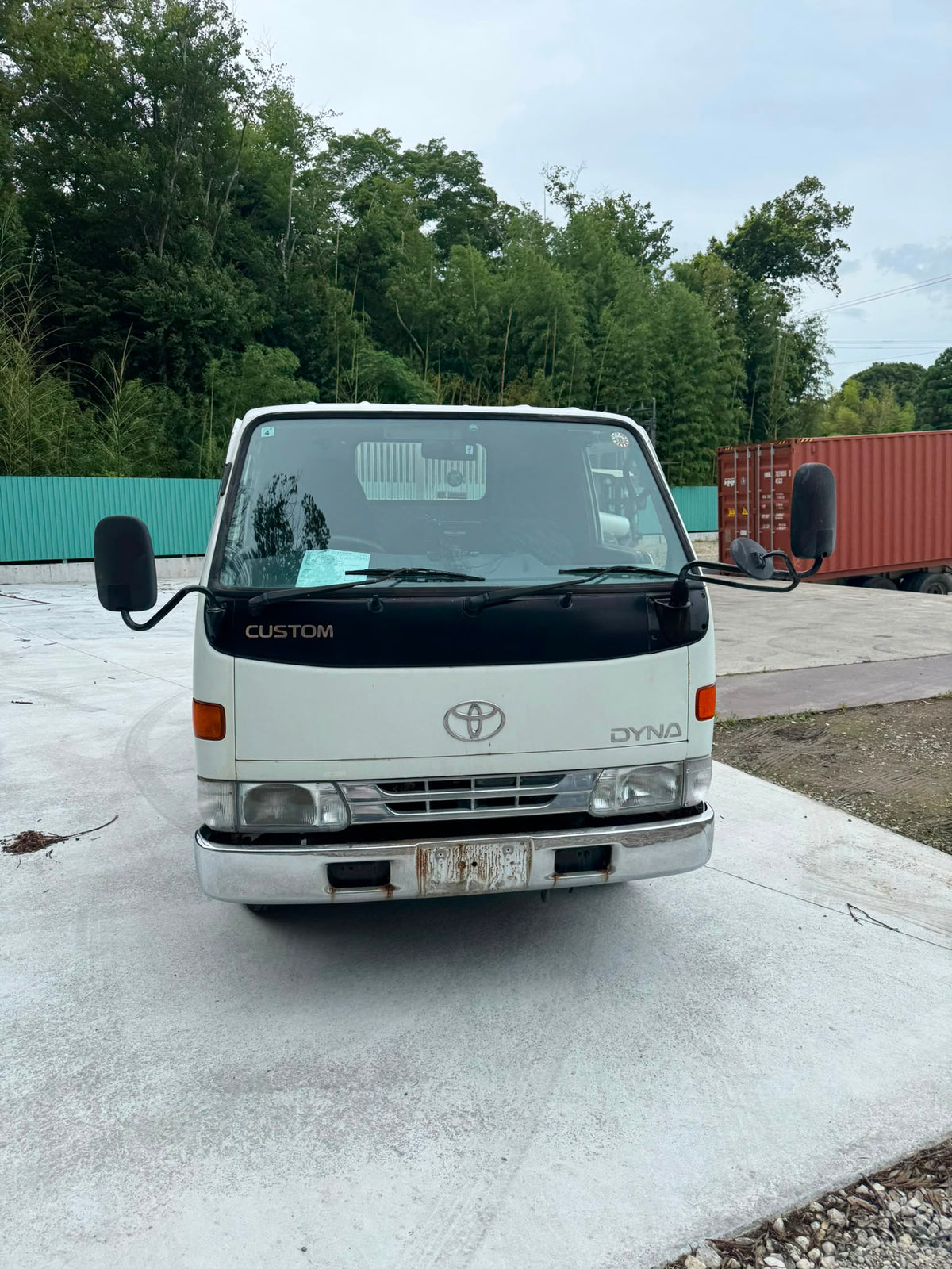 1999 Toyota Dyna Diesel Dump Truck, photo 2 of 10
