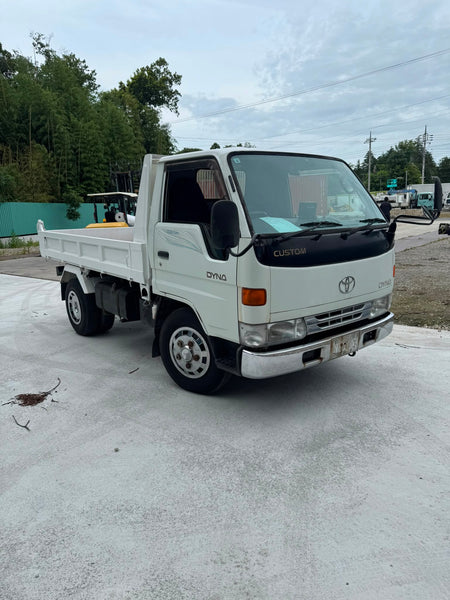 1999 Toyota Dyna Diesel Dump Truck, photo 3 of 10