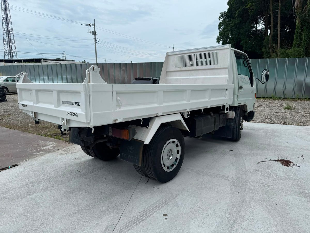 1999 Toyota Dyna Diesel Dump Truck, photo 6 of 10