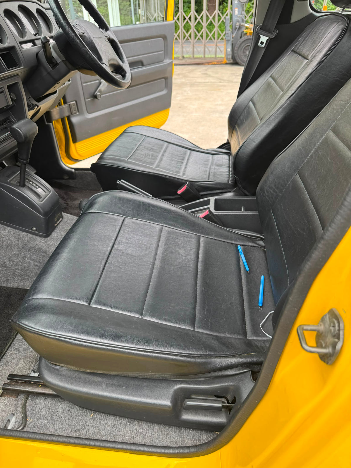 Yellow 1997 Suzuki Jimny Sierra 4x4 kei SUV, photo 5 of 14