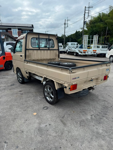 Beige 2000 Daihatsu Hijet 4x2 kei truck, photo 4 of 9