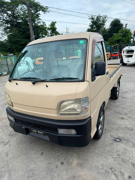 Beige 2000 Daihatsu Hijet 4x2 kei truck, photo 3 of 9