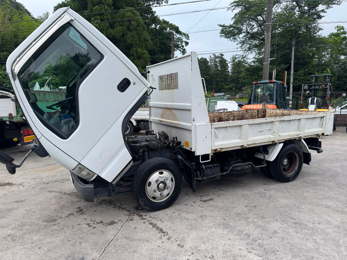 White 1998 Isuzu Elf Diesel Dump Truck 4x2, photo 12 of 14