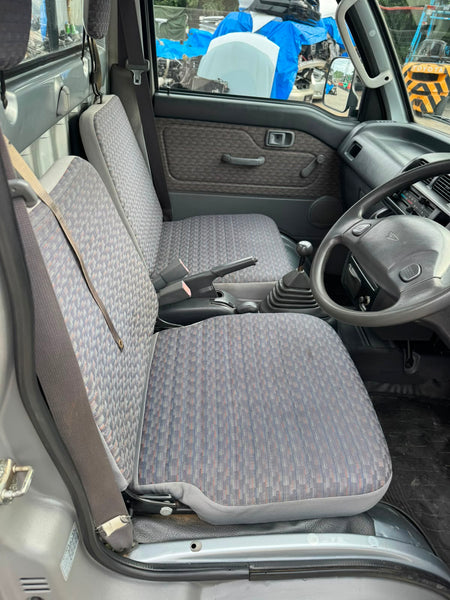 Grey 2000 Daihatsu Hijet 4x4 kei truck, photo 8 of 11
