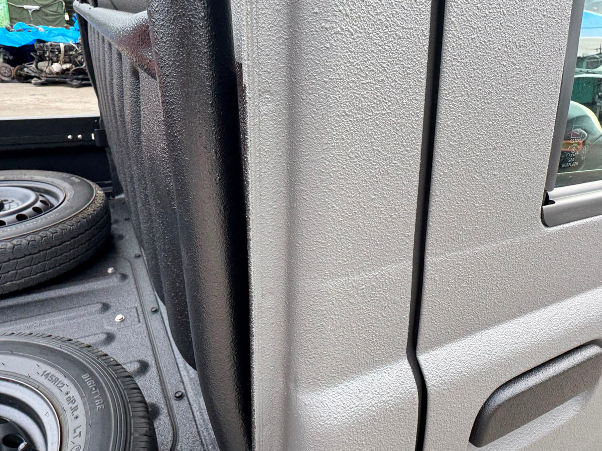 Grey 2000 Daihatsu Hijet 4x4 kei truck, photo 7 of 11