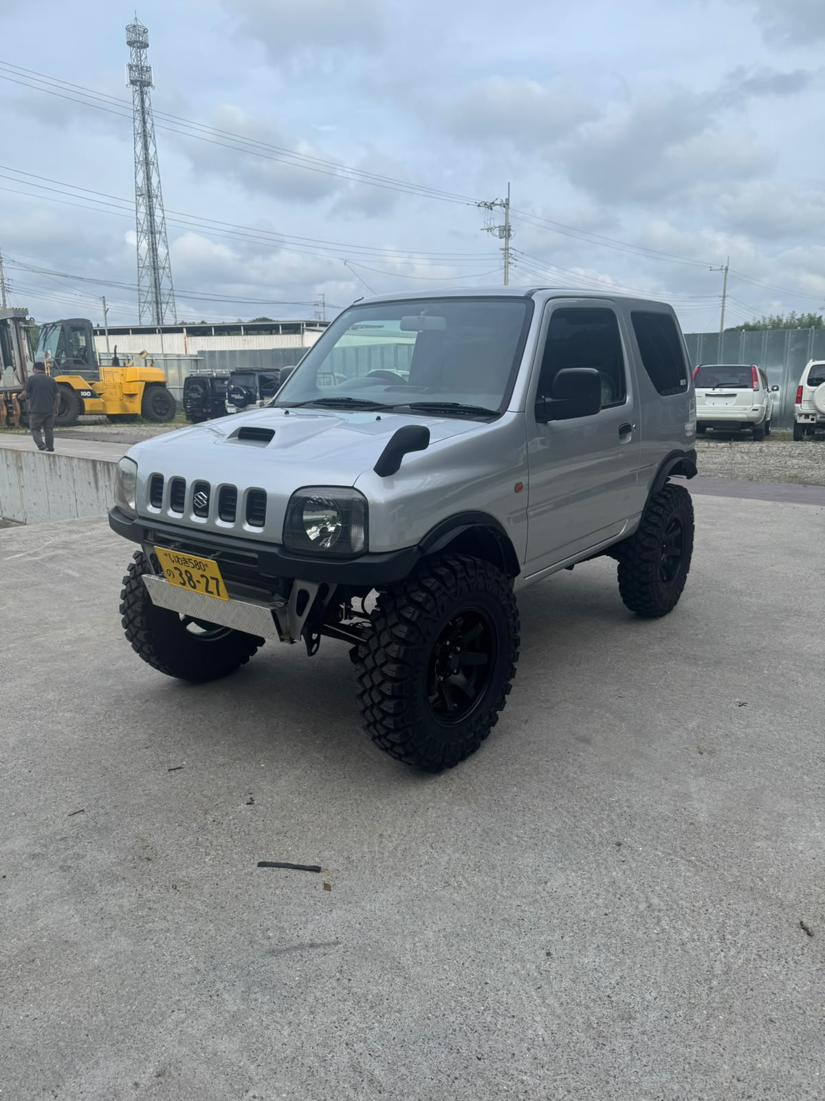 Silver 2000 Suzuki Jimny 4x4 kei SUV, photo 3 of 10