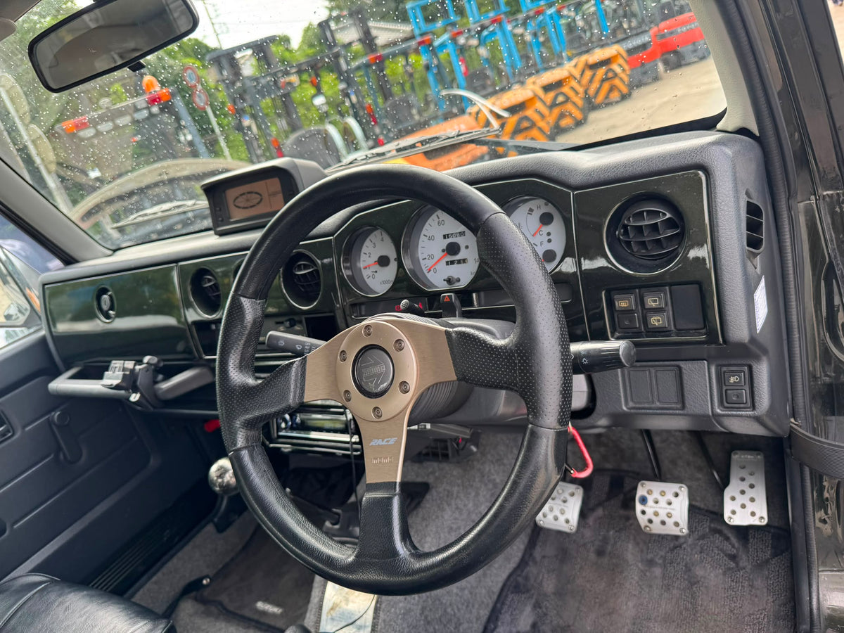Black 1996 Suzuki Jimny Sierra 4x4 kei SUV, photo 10 of 14