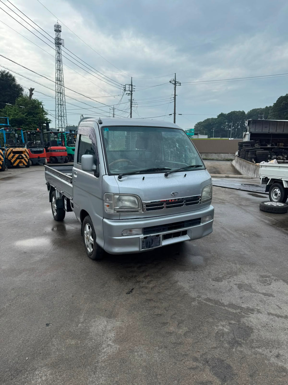 Silver 2001 Daihatsu Hijet 4x4 M/T kei truck