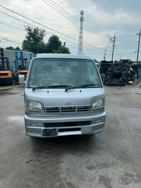 Silver 2001 Daihatsu Hijet 4x4 M/T kei truck, photo 2 of 11
