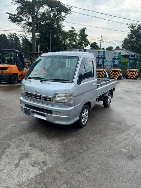 Silver 2001 Daihatsu Hijet 4x4 M/T kei truck, photo 3 of 11